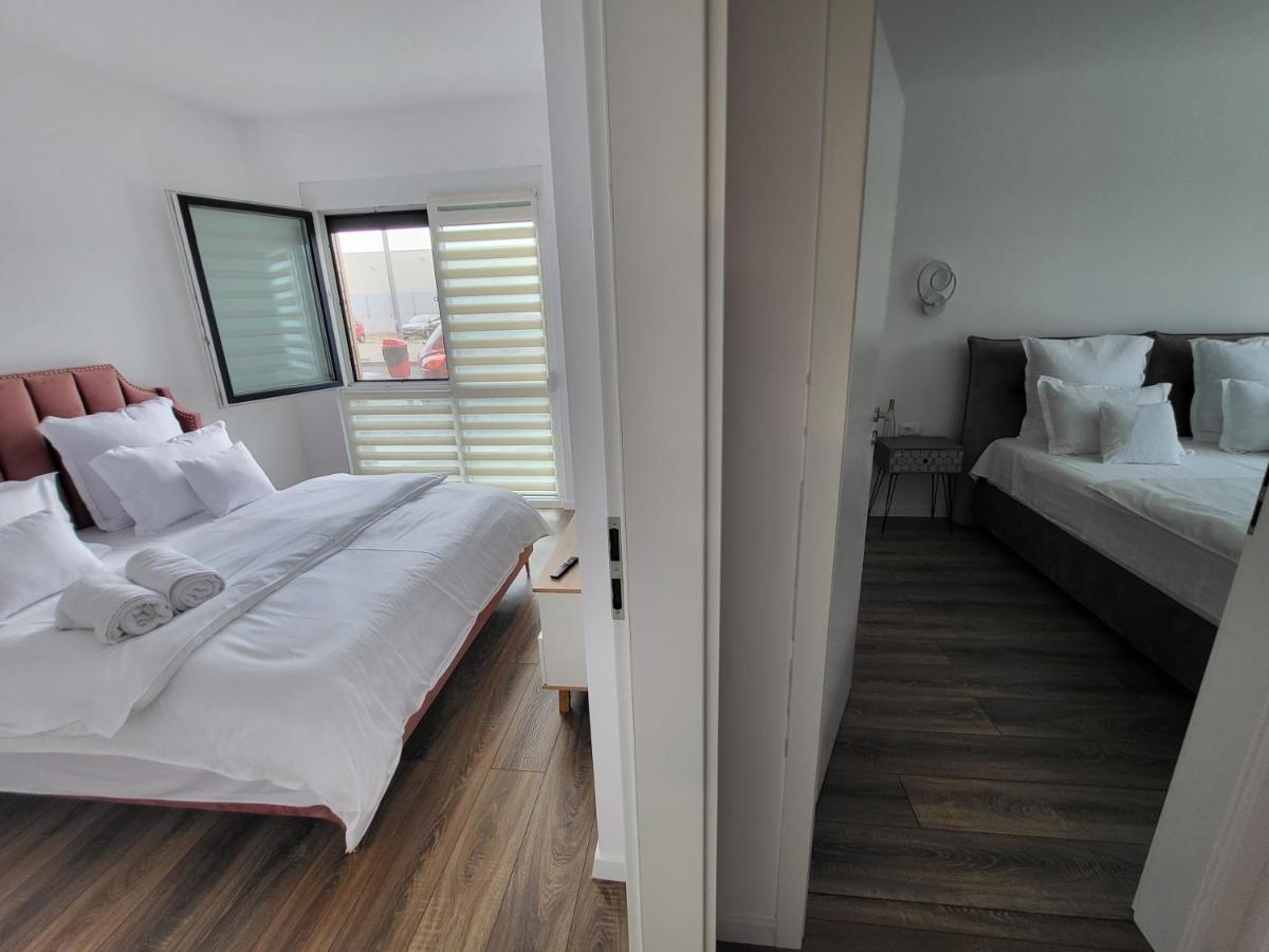 Sika Sunny Garden Apartment Arad Kültér fotó