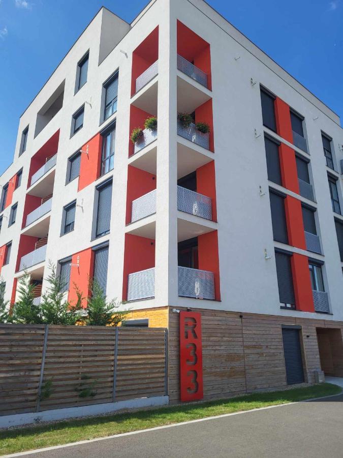 Sika Sunny Garden Apartment Arad Kültér fotó