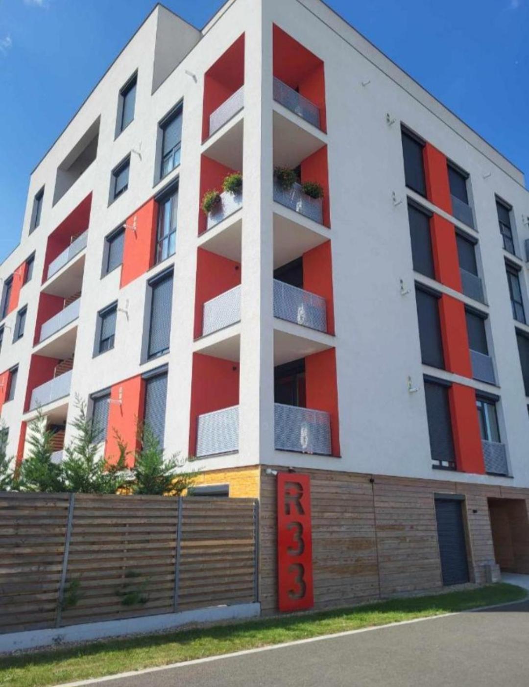 Sika Sunny Garden Apartment Arad Kültér fotó